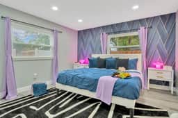 2 Houses Close to Downtown 5 bed and 4 Bath Sleeps 12 - Image 5