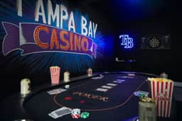 Tampa High Roller Relax and Play - Image 3