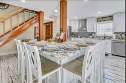 Villa 5 Bed and 3 Bath, Saltwater Heated Pool and Jacuzzi - Image 4