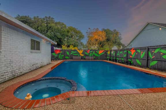 Thirteenth Street Deer Park - Image 1