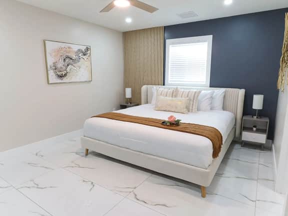 Luxury 4BR Bayfront Retreat with Hot Tub and Dock - Image 3