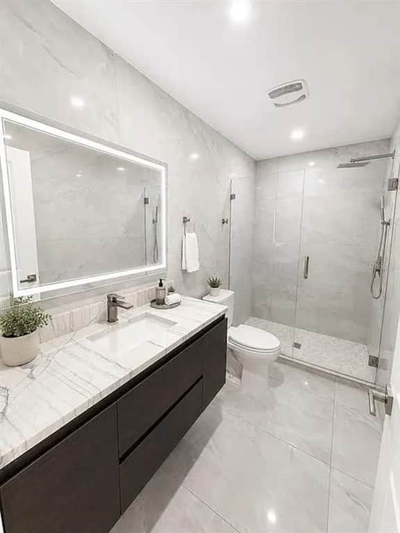 Spacious Waterfront Home | 4BR | Near Downtown - Image 5