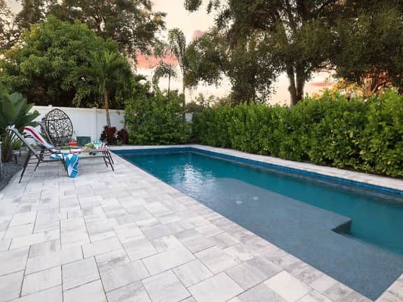 Stay & Play DownTown Tampa with Hottub Bar- Sleeps 10 - Image 2
