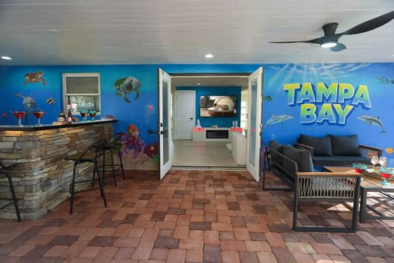 Tampa Fun Compound, Sleeps 16, Pickleball and Hot Tub - Image 5