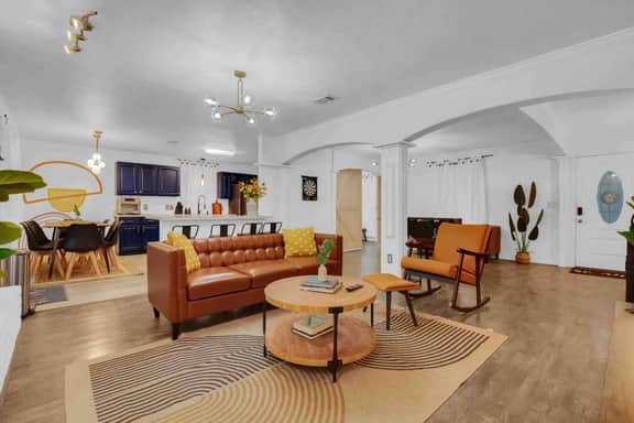 Thirteenth Street Deer Park - Image 2